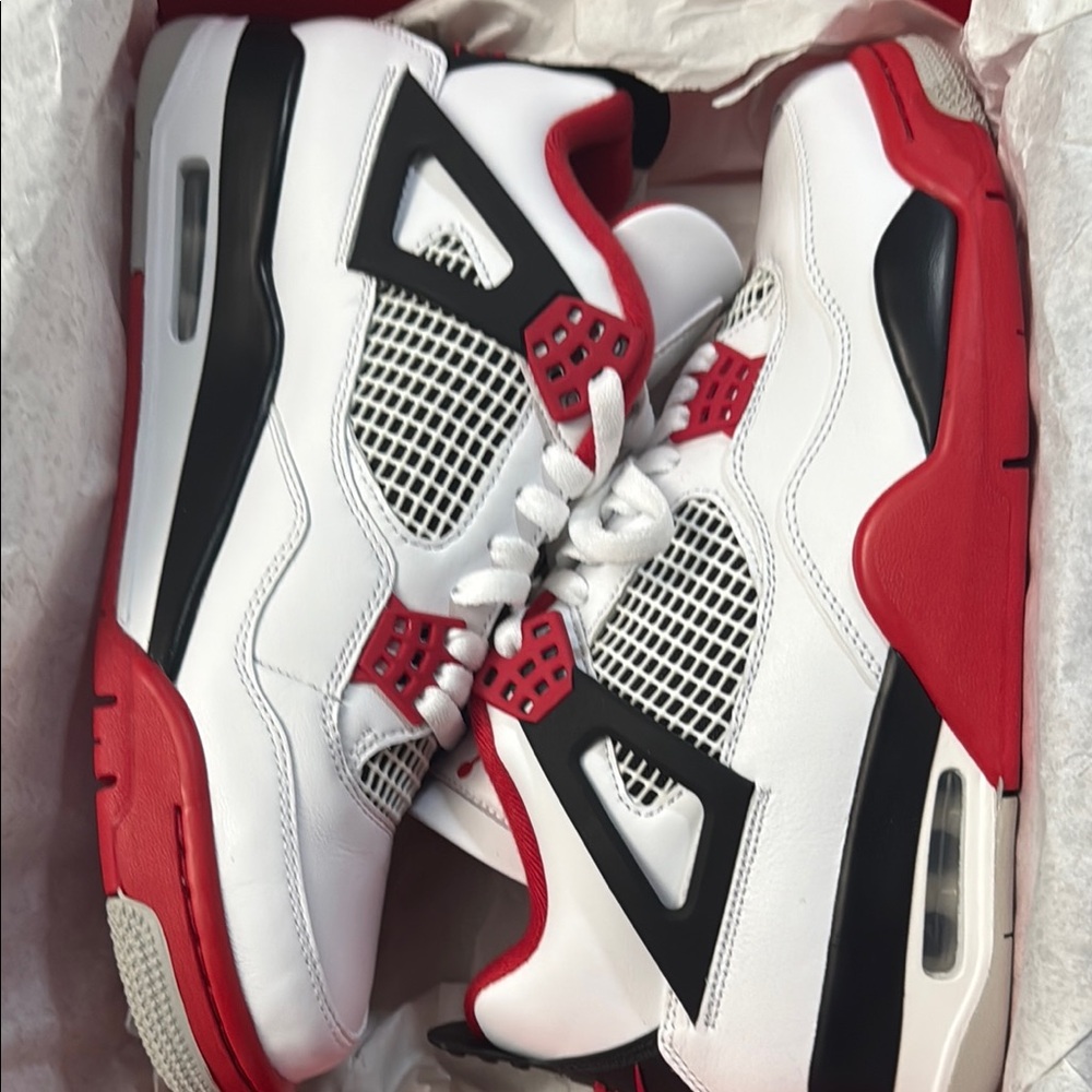 Jordan retro 4 (fire red)